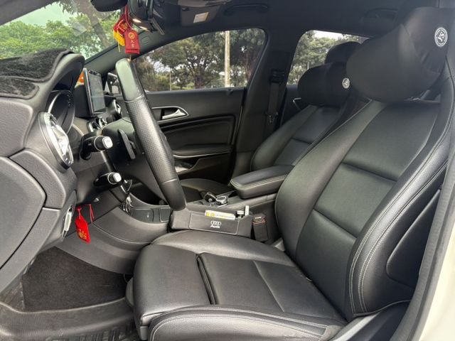 ☑SHOOTING BRAKE ☑五門旅行車 ☑CARPLAY ☑HID頭燈☑電動賽車椅 ☑電尾門  第14張相片