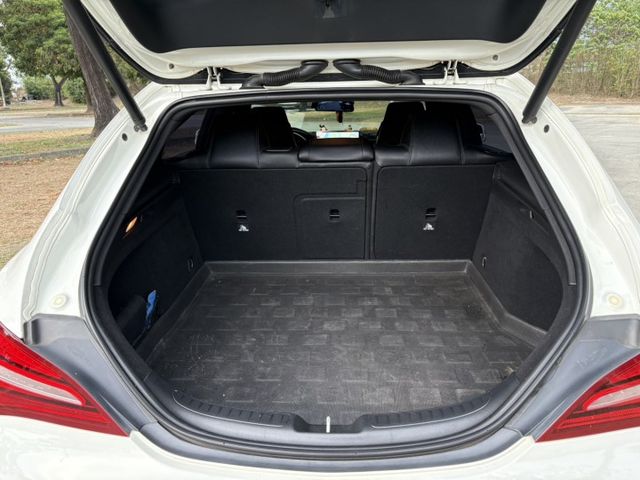 ☑SHOOTING BRAKE ☑五門旅行車 ☑CARPLAY ☑HID頭燈☑電動賽車椅 ☑電尾門  第19張相片