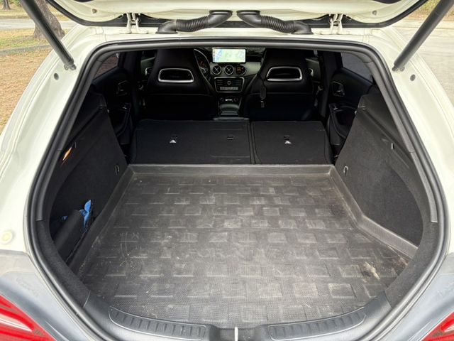 ☑SHOOTING BRAKE ☑五門旅行車 ☑CARPLAY ☑HID頭燈☑電動賽車椅 ☑電尾門  第20張相片