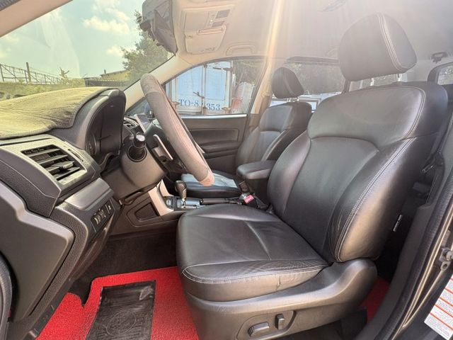 ☑原鈑件 ☑安卓機 ☑CARPLAY ☑定速巡航 ☑循跡防滑 ☑換檔撥片  第12張相片