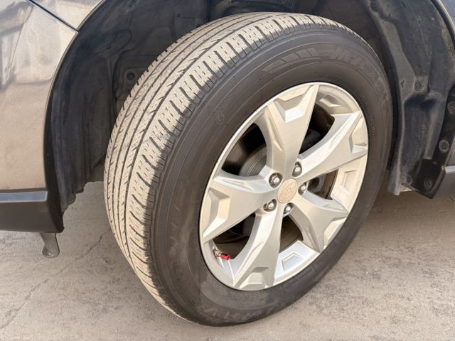 ☑原鈑件 ☑安卓機 ☑CARPLAY ☑定速巡航 ☑循跡防滑 ☑換檔撥片  第19張相片