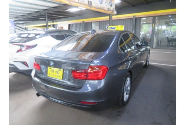 BMW 320I  第2張相片