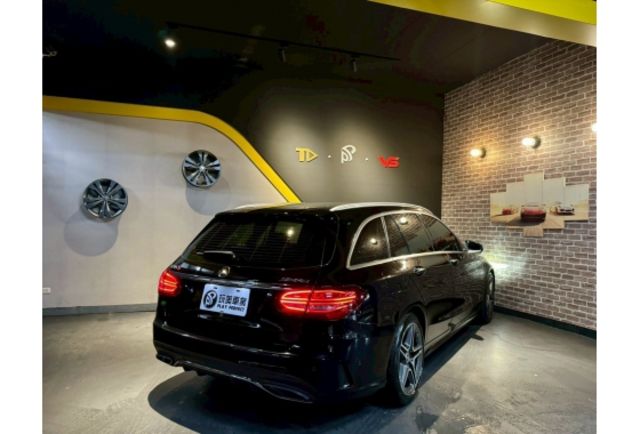 ★原鈑件★里程12萬★23P智慧駕駛套件★AMG套件★電動尾門★升級專用安卓機★  第2張相片