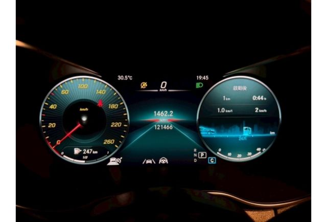 ★原鈑件★里程12萬★23P智慧駕駛套件★AMG套件★電動尾門★升級專用安卓機★  第12張相片