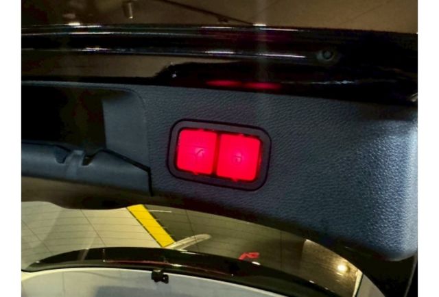 ★原鈑件★里程12萬★23P智慧駕駛套件★AMG套件★電動尾門★升級專用安卓機★  第18張相片