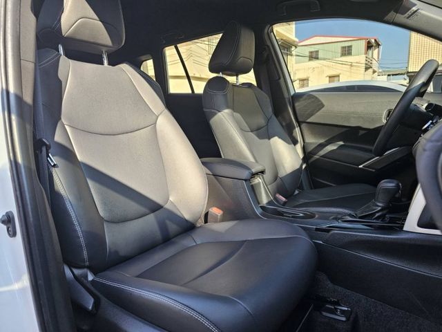 2022年豪華版/原鈑件/超低里程/ACC/IKEY/ISOFIX/AEB自動緊急煞車系統，歡迎預約賞車  第10張相片