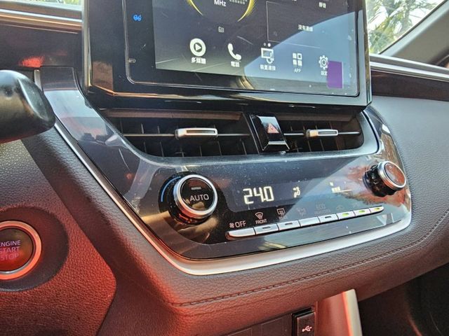 2022年豪華版/原鈑件/超低里程/ACC/IKEY/ISOFIX/AEB自動緊急煞車系統，歡迎預約賞車  第14張相片