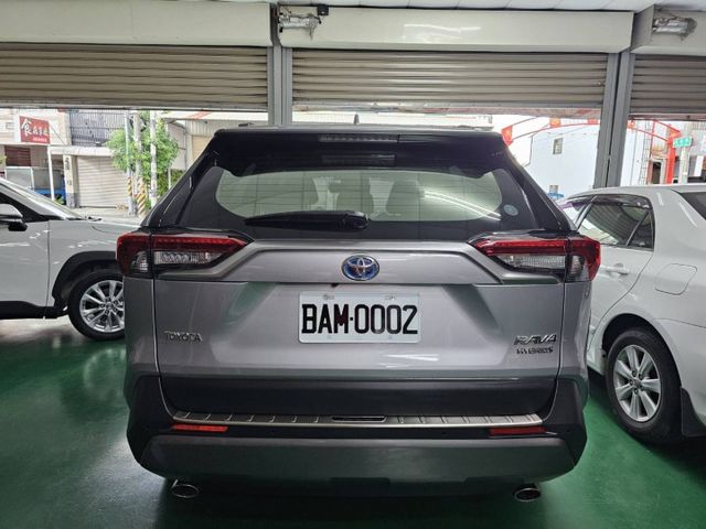 2019年油電旗艦版/原鈑件/IKEY/ACC跟車/恆溫空調，歡迎預約賞車  第5張相片