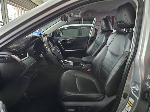 2019年油電旗艦版/原鈑件/IKEY/ACC跟車/恆溫空調，歡迎預約賞車  第8張相片