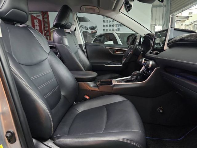 2019年油電旗艦版/原鈑件/IKEY/ACC跟車/恆溫空調，歡迎預約賞車  第10張相片