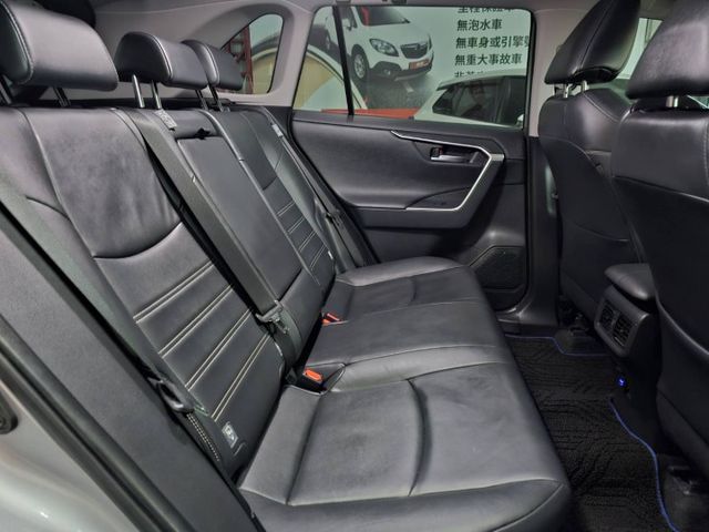 2019年油電旗艦版/原鈑件/IKEY/ACC跟車/恆溫空調，歡迎預約賞車  第11張相片