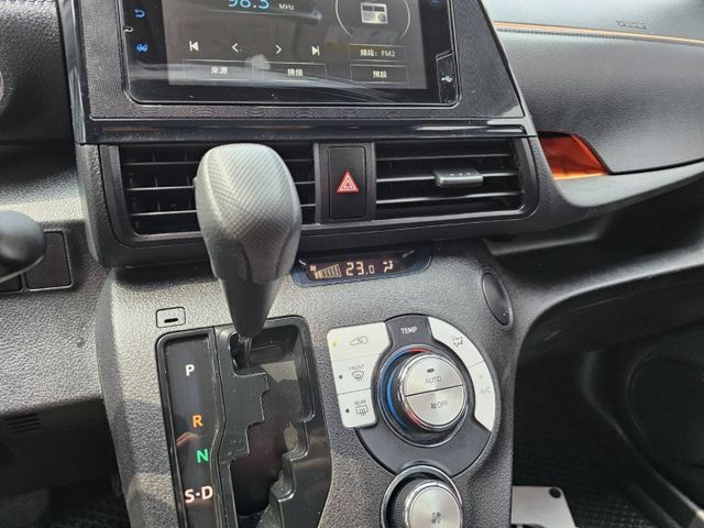 021年/原鈑件/僅跑7.2萬/I-KEY/恆溫空調/歡迎預約賞車  第15張相片