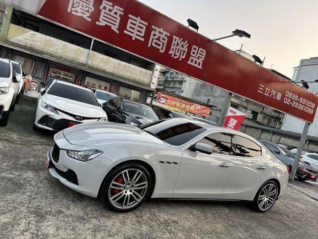 總代理 極品跑少原廠保養 愛馬仕內裝+水泥灰貼膜! 電子懸吊 20吋鋁圈 跑車聲浪 愛馬仕樣式義大利真皮 保證超值  第2張相片
