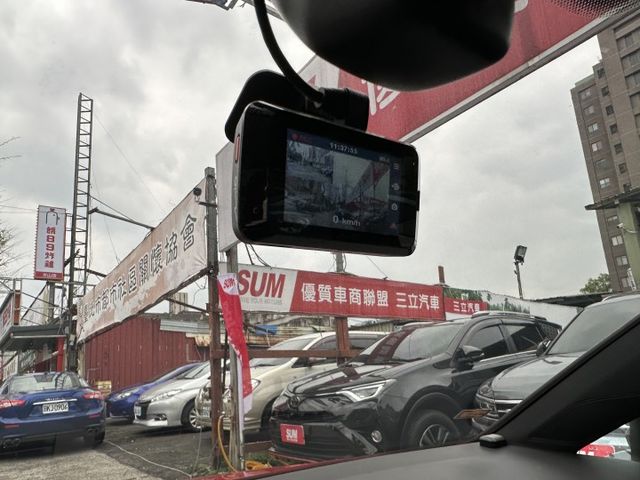 17年領牌 超帥水泥灰包膜 IKEY 大天窗 中尾段電子閥門 超水車況 大滿配 保證超值 內容有詳細照片  第12張相片