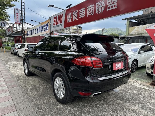 柴油超省油又有力 總代理 全景天窗 電動尾門 HID 雙電動座椅 4WD 四輪傳動  第2張相片