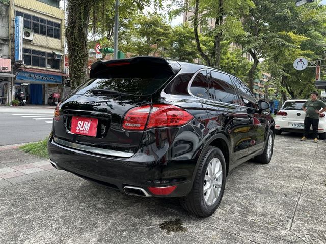 柴油超省油又有力 總代理 全景天窗 電動尾門 HID 雙電動座椅 4WD 四輪傳動  第3張相片