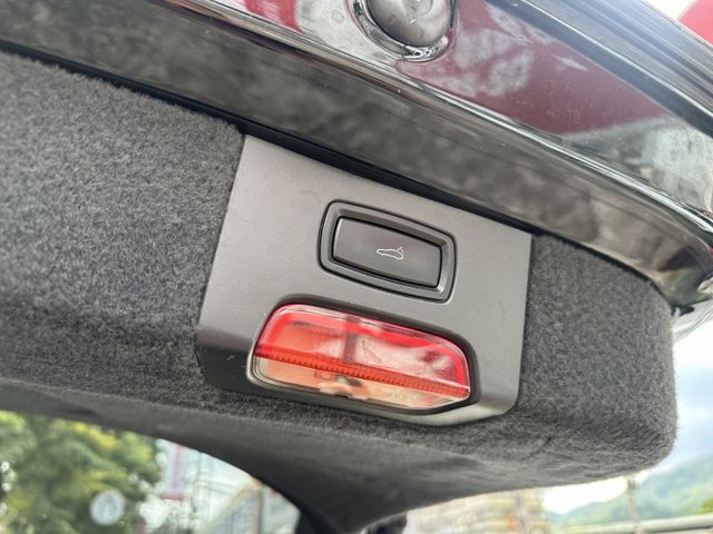 柴油超省油又有力 總代理 全景天窗 電動尾門 HID 雙電動座椅 4WD 四輪傳動  第12張相片