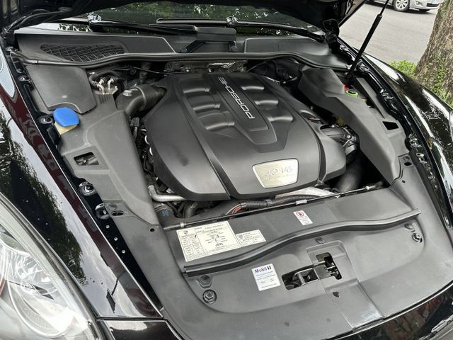 柴油超省油又有力 總代理 全景天窗 電動尾門 HID 雙電動座椅 4WD 四輪傳動  第13張相片