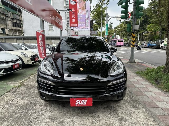 柴油超省油又有力 總代理 全景天窗 電動尾門 HID 雙電動座椅 4WD 四輪傳動  第20張相片