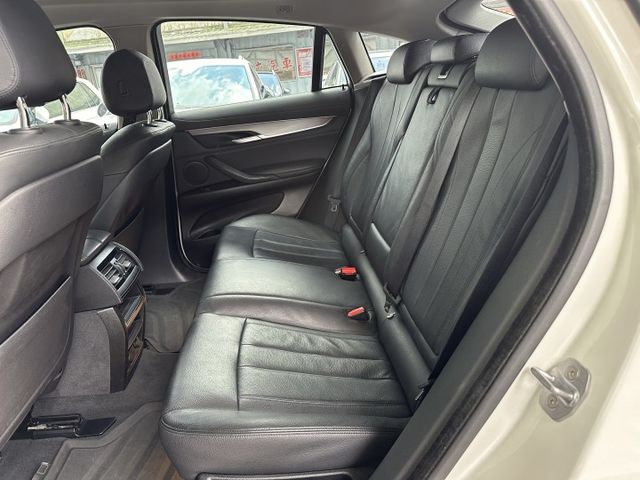35i 306匹 四輪傳動 M套件 新車368萬 抬顯 環景 數位儀表 電尾門 天窗 保證超值  第7張相片