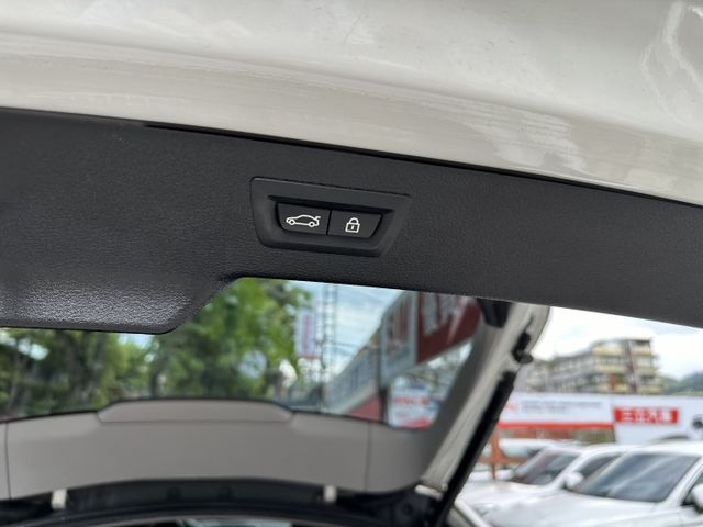 35i 306匹 四輪傳動 M套件 新車368萬 抬顯 環景 數位儀表 電尾門 天窗 保證超值  第12張相片