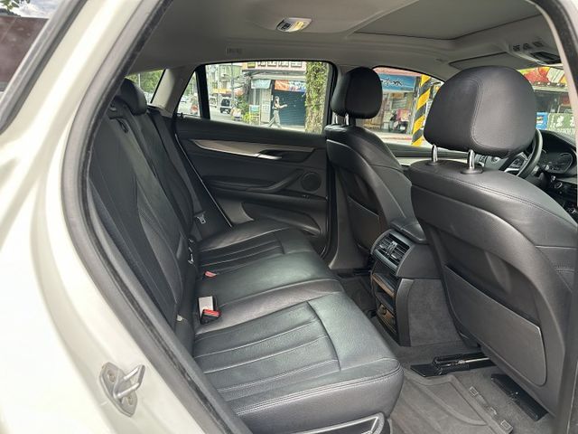35i 306匹 四輪傳動 M套件 新車368萬 抬顯 環景 數位儀表 電尾門 天窗 保證超值  第18張相片