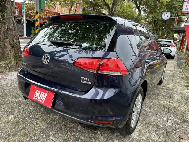GOLF 7代 排氣量1197cc稅金超便宜! 渦輪增壓 後座出風口 電子手剎車 好開好養更會跑! 內容有詳細照片  第3張相片