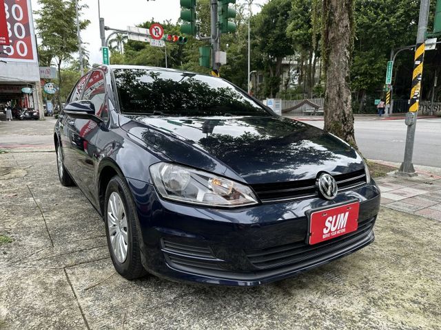 GOLF 7代 排氣量1197cc稅金超便宜! 渦輪增壓 後座出風口 電子手剎車 好開好養更會跑! 內容有詳細照片  第4張相片