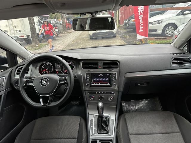 GOLF 7代 排氣量1197cc稅金超便宜! 渦輪增壓 後座出風口 電子手剎車 好開好養更會跑! 內容有詳細照片  第6張相片