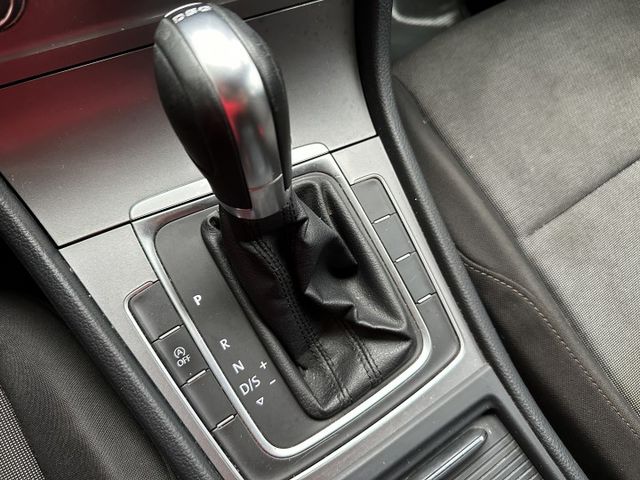 GOLF 7代 排氣量1197cc稅金超便宜! 渦輪增壓 後座出風口 電子手剎車 好開好養更會跑! 內容有詳細照片  第12張相片