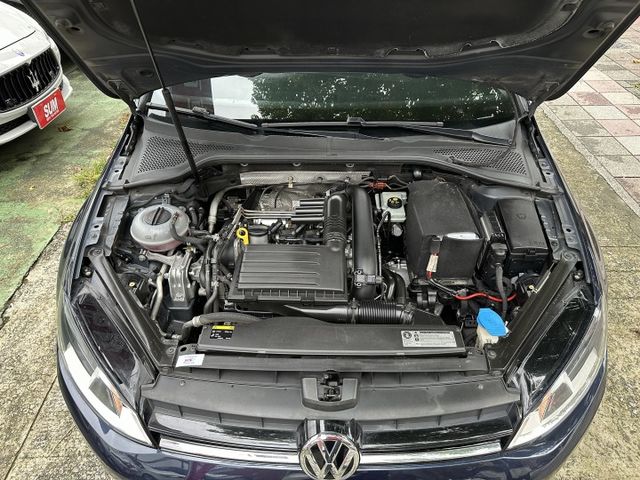 GOLF 7代 排氣量1197cc稅金超便宜! 渦輪增壓 後座出風口 電子手剎車 好開好養更會跑! 內容有詳細照片  第14張相片