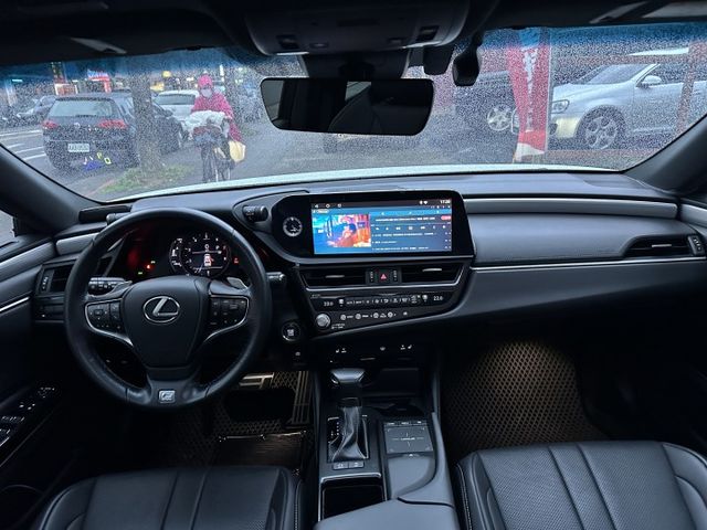 稀有ES250 F-SPORT版 全車環景 ACC全速域跟車 CarPlay 記憶雙電動椅 原廠保固中 內容有詳細照片  第12張相片