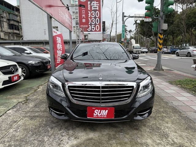 新車480萬 總裁座車 超大數位連屏幕 選配曜石黑 氣壓墊子懸吊 現在免80萬即刻擁有! 保證超值  第20張相片