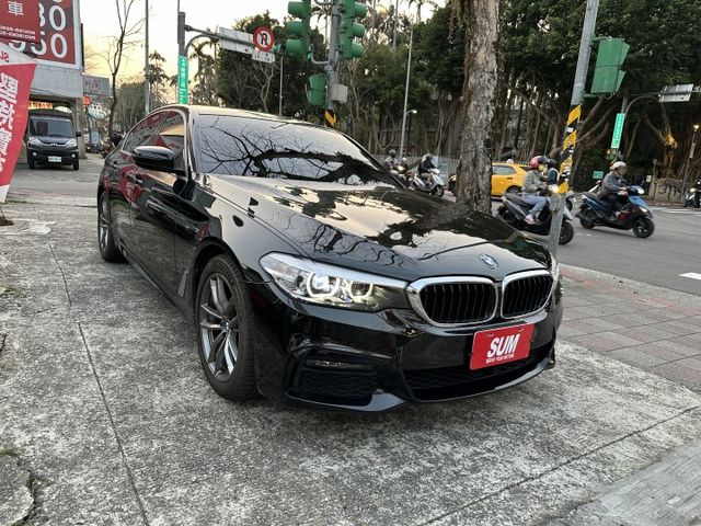 M Sport版 G30 總代理 5AT智慧輔助系統 ACC跟車 雙記憶電動椅 電動尾門 CarPlay 內容有詳細照片  第2張相片
