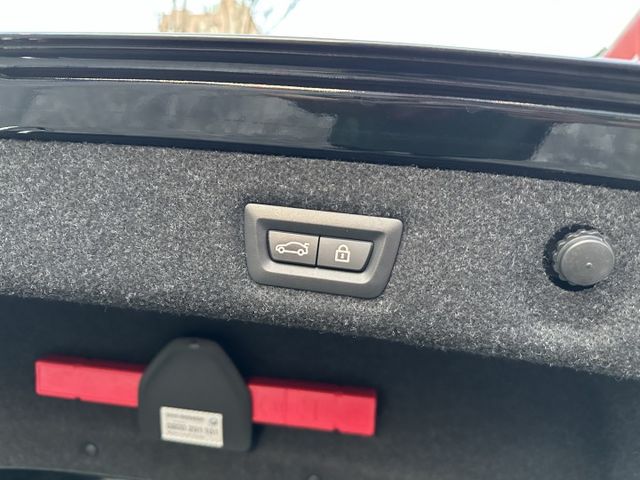 M Sport版 G30 總代理 5AT智慧輔助系統 ACC跟車 雙記憶電動椅 電動尾門 CarPlay 內容有詳細照片  第7張相片