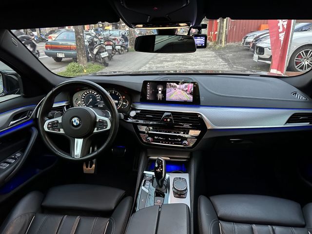 M Sport版 G30 總代理 5AT智慧輔助系統 ACC跟車 雙記憶電動椅 電動尾門 CarPlay 內容有詳細照片  第14張相片
