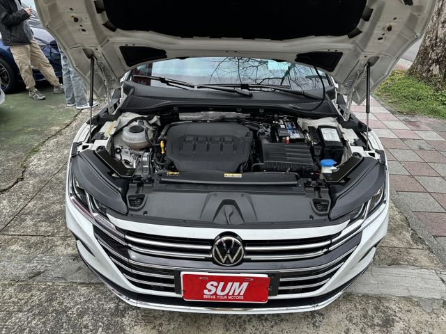 Premium版 新車177萬 NAPPA皮椅 車道維持 ACC 盲點 多向電動椅 環景 CARPLAY  第9張相片