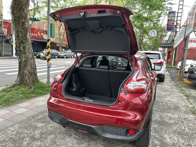 紅白雙色版 循跡防滑 I-KEY免鑰匙啟動 恆溫 Auto自動感應頭燈 全程原廠保養 僅跑四萬媲美新車! 內容有詳細照片  第6張相片