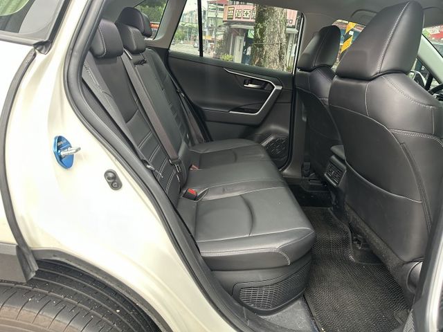 油電旗艦Hybrid 全程原廠保養 360度環景系統 Acc自動跟車Lv.2 電動椅 電尾門 內容有詳細照片  第8張相片