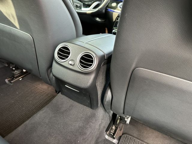 E200五門 總代理 數位儀表 天窗 雙電動椅 電動尾門 盲點偵測 Carplay 內容有詳細照片  第14張相片
