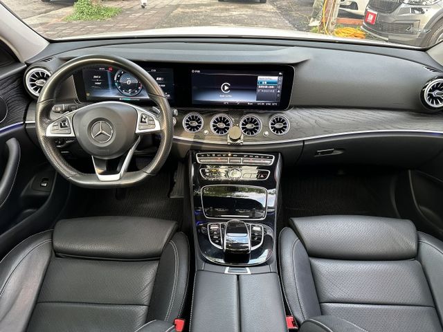 E200五門 總代理 數位儀表 天窗 雙電動椅 電動尾門 盲點偵測 Carplay 內容有詳細照片  第16張相片