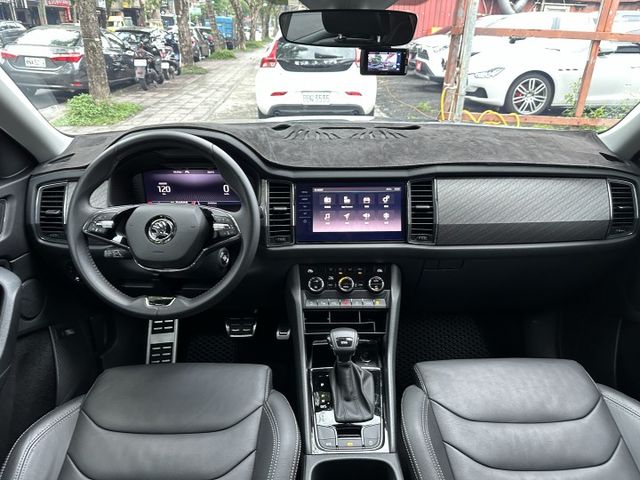 KODIAQ 1.5TSI 七人座 小改款 ACC跟車 LED大燈 CARPLAY 360環景 原廠保固 內容有詳細照片  第14張相片