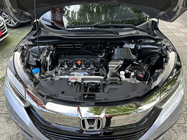 小改款!VTI-S 換檔撥片 循跡防滑 LED日行燈 電子手剎車 Auto hold Auto感應頭燈 內容有詳細照片  第8張相片