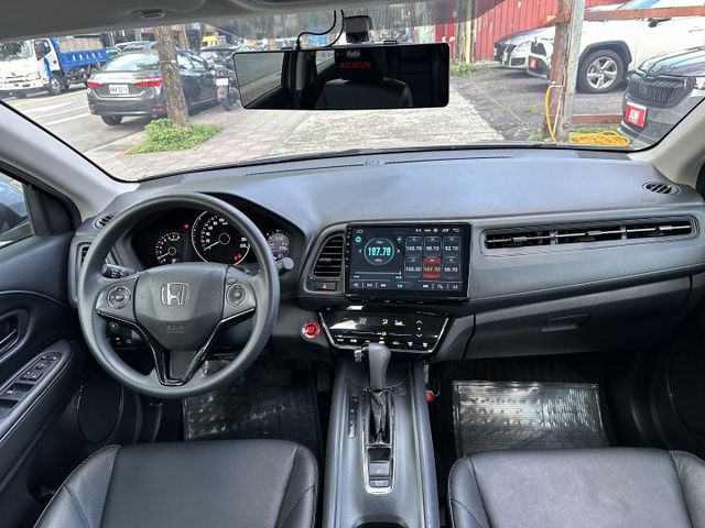 小改款!VTI-S 換檔撥片 循跡防滑 LED日行燈 電子手剎車 Auto hold Auto感應頭燈 內容有詳細照片  第13張相片