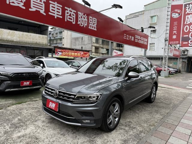 七人座 僅跑5萬公里 頂級 ACC 四輪傳動 盲點 環景 電尾門 極品跑少 可遇不可求  第1張相片