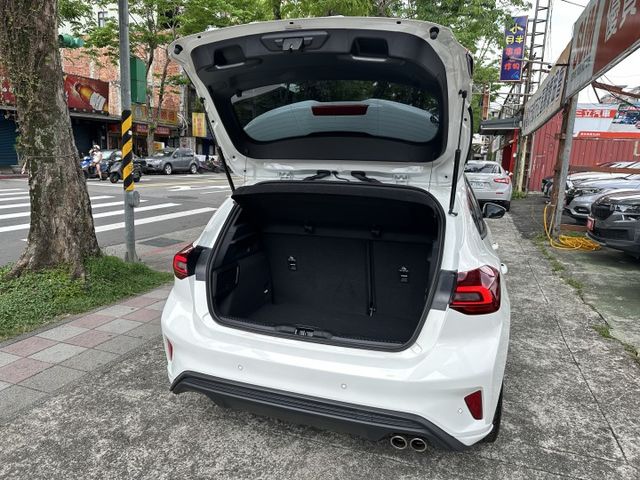 小改款Mk4.5 ST-Line Vignale 13.2吋車用影音 SYNC 4系統 僅跑八千! 與德同規 先搶先贏  第6張相片