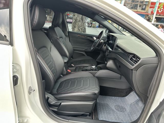 小改款Mk4.5 ST-Line Vignale 13.2吋車用影音 SYNC 4系統 僅跑八千! 與德同規 先搶先贏  第12張相片