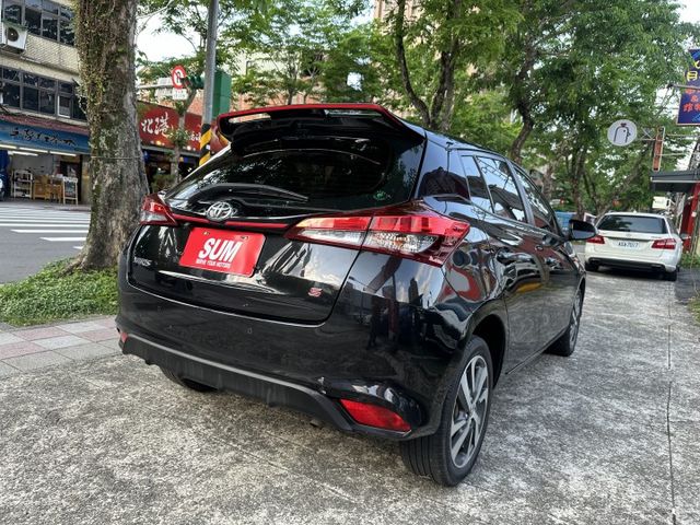 最頂級S版! 循跡防滑 7安 CarPlay i-key Auto感應頭燈 抬顯 全程原廠保養 稀有黑色 內容有詳細照片  第3張相片