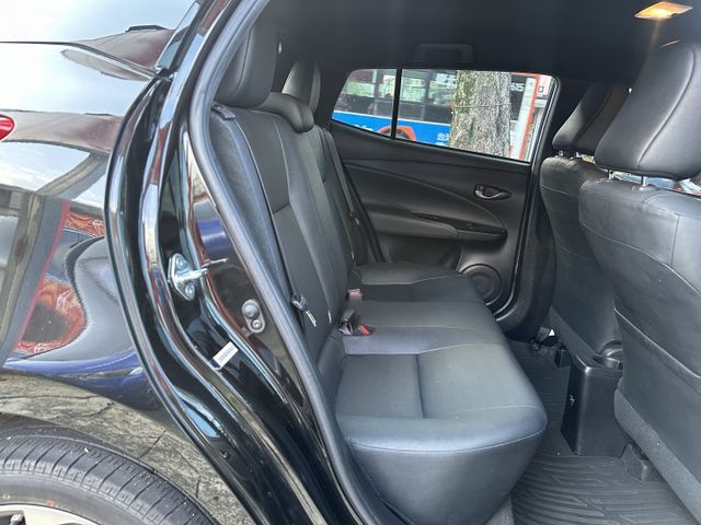 最頂級S版! 循跡防滑 7安 CarPlay i-key Auto感應頭燈 抬顯 全程原廠保養 稀有黑色 內容有詳細照片  第8張相片