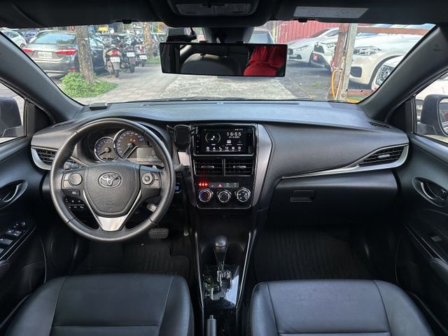 最頂級S版! 循跡防滑 7安 CarPlay i-key Auto感應頭燈 抬顯 全程原廠保養 稀有黑色 內容有詳細照片  第15張相片